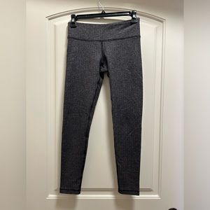 Aritzia TNA 7/8 leggings.  Herringbone grey, size S